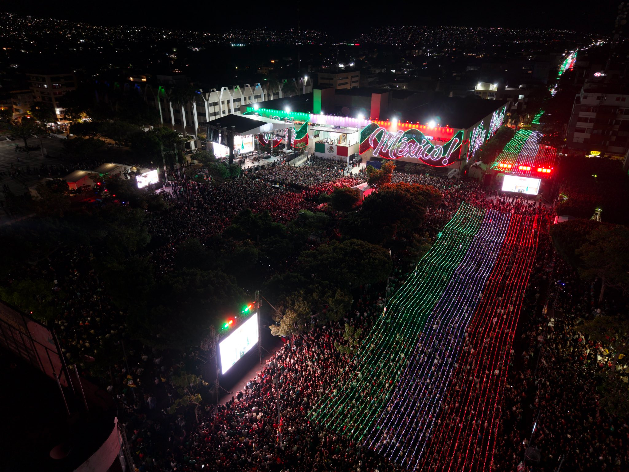Eduardo Ramírez encabeza el Grito y celebra la paz en Chiapas